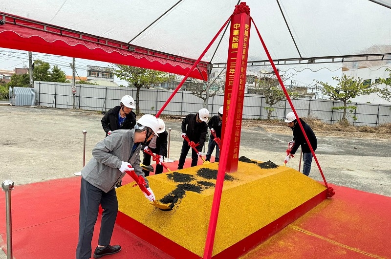 啟賦科技台南市新市區潭頂段廠房新建工程動土典禮